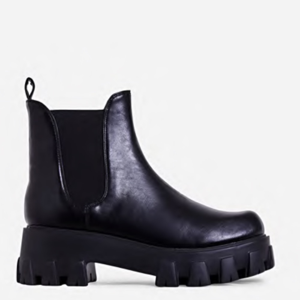 Easton Chunky Sole Ankle Chelsea Boot Faux leather